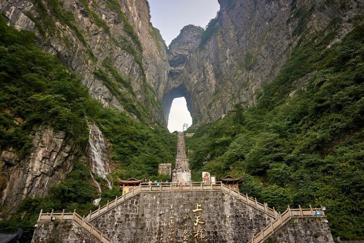 เขาเทียนเหมินซาน (Tianmen Mountain)